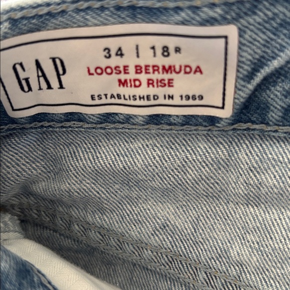GAP Denim Shorts - Picture 3 of 5